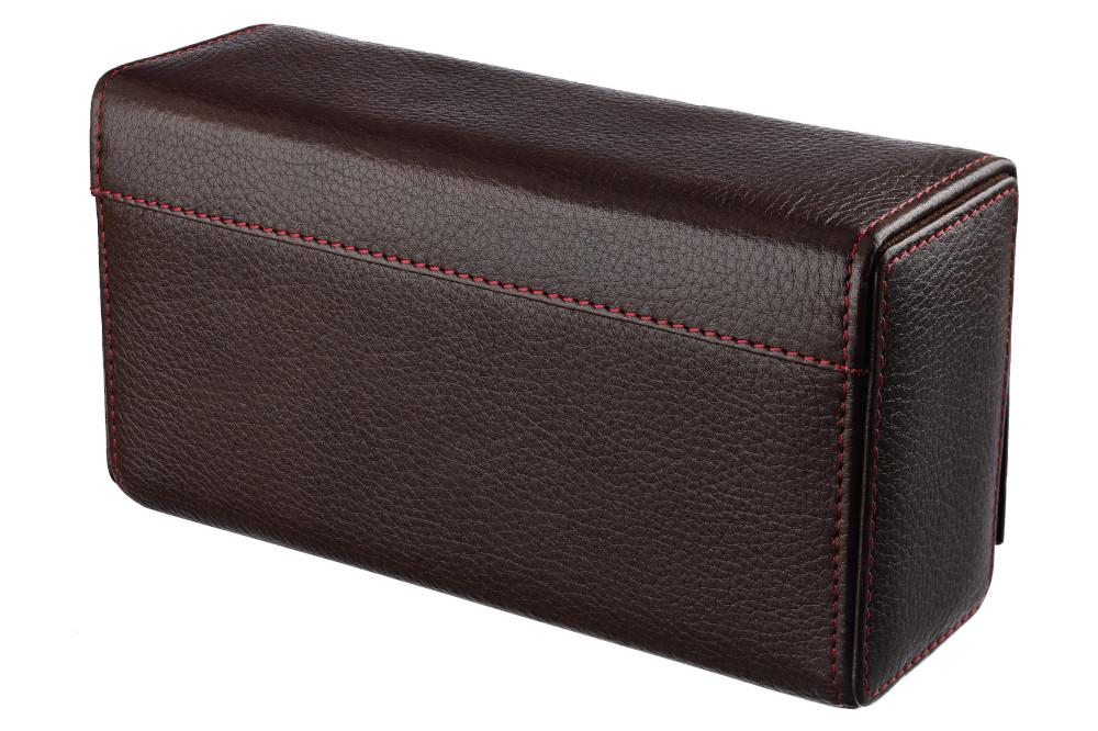 Widok z tyłu etui podróżne Zippo z brązowej skóry z logo Zippo