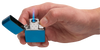 Wkład butanowy Zippo z pojedynczym płomieniem w trzymanej w dłoni obudowie zapalniczki