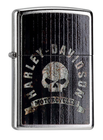 Widok z przodu kąt 3/4 zapalniczka Zippo chrom z napisem Harley-Davidson na czarnym tle z czaszką pod spodem