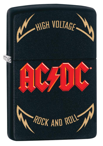 Widok z przodu kąt 3/4 zapalniczka Zippo okładka AC/DC Black Matte, High Voltage Rock and Roll Logo