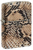 Zapalniczka Zippo z widokiem z przodu 3/4 kąta z nadrukiem w kolorach skóry kobry z każdej strony