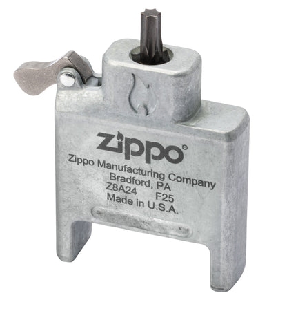 Śrubokręt Bit Safe z obudową o szczotkowanym chromowanym wykończeniu