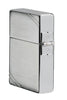 Zapalniczka Zippo 1935 Replica Widok z boku w kolorze szczotkowanego chromu z wygrawerowanymi nacięciami na przeciwległych rogach