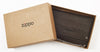 Portfel w formacie poziomym z łańcuszkiem i logo Zippo w otwartym pudełku prezentowym