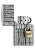 Widok z przodu zapalniczka Zippo Chrome Brushed emblemat z kłódką i małym logo Zippo otwarta