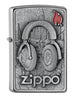 Widok z przodu kąt 3/4 zapalniczka Zippo emblemat z logo Zippo i słuchawkami