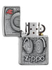 Zapalniczka Zippo emblemat z logo Zippo i słuchawkami otwarta