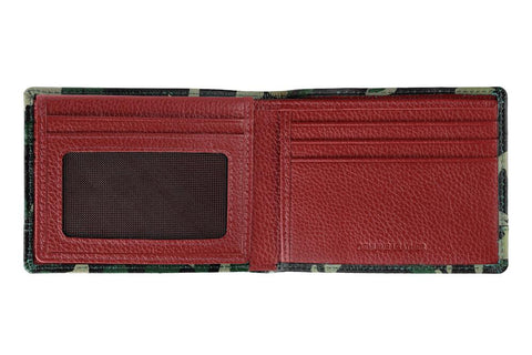 Widok z przodu portfel Zippo wzór moro otwarty z czerwoną skórą