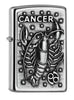 Widok z przodu kąt 3/4 zapalniczka Zippo chrom emblemat z rakiem