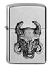 Widok z przodu zapalniczka Zippo chrom emblemat z diabłem