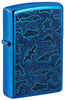 Zapalniczka Zippo Widok z przodu ¾ Kąt w kolorze niebieskim na wysoki połysk z ilustracjami stworzeń morskich w stylu sztuki aborygeńskiej