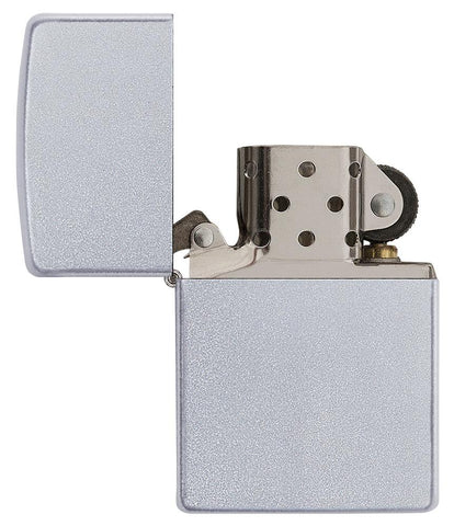 Widok z przodu zapalniczka Zippo Satin Chrome model podstawowy otwarta 