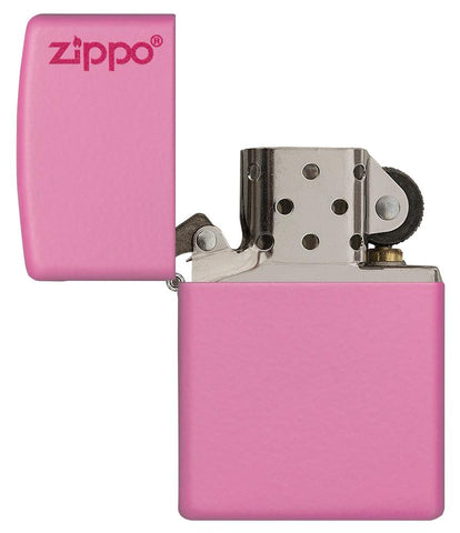 Widok z przodu zapalniczka Zippo Pink Matte model podstawowy z logo Zippo otwarta 