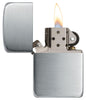 Zapalniczka Zippo 1941 Replika w srebrze próby 925 widok z przodu otwarty i zapalony w satynowym srebrze optyka