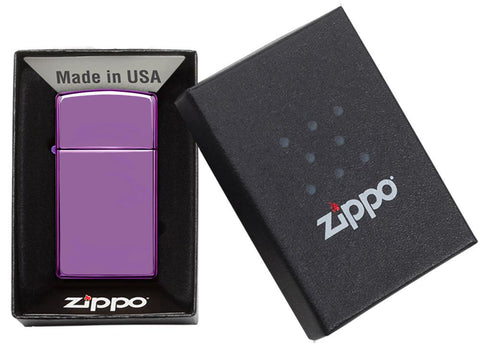 Widok z przodu zapalniczka Zippo Slim High Polish Lila model podstawowy w otwartym opakowaniu prezentowym