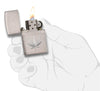 Zapalniczka Zippo szczotkowany chrom wygrawerowany liść konopi otwarta z płomieniem w stylizowanej dłoni