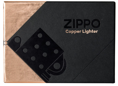 Zapalniczka Zippo model podstawowy z litej miedzi szczotkowanej i czarnym wkładem, w zamkniętym pudełku