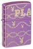 Zippo Feuerzeug Frontansicht ¾ Winkel hochglänzend lila mit umhüllenden Playboybunny und schwingenden Kettengliedern