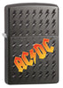 Widok z przodu kąt 3/4 zapalniczka Zippo Black Ice z logo AC/DC i małymi wygrawerowanymi błyskawicami