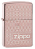 Zapalniczka Zippo z widokiem z przodu pod kątem 3/4 Polerowana na wysoki połysk Rose Gold Geometric Pattern Waves Logo Online Only