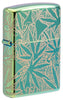Widok z przodu 3/4 kąta zapalniczki Zippo 360 stopni Design High Gloss Green z liśćmi konopi i grzybami