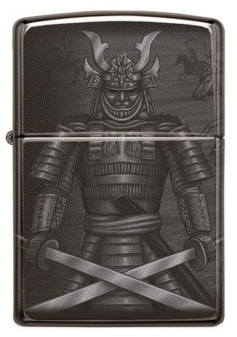 Widok z przodu zapalniczka Zippo czarna błyszcząca z samurajem ze skrzyżowanymi mieczami