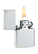  Zapalniczka Zippo chrom z wysokim połyskiem w stylu vintage otwarta z płomieniem