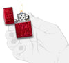 Zapalniczka Zippo czerwona z wieloma płomieniami Zippo otwarta z płomieniem w stylizowanej dłoni