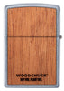 Widok z tyłu zapalniczka Zippo Woodchuck czaszka z wężem