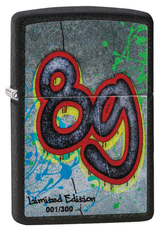 Widok z przodu zapalniczka Zippo kąt 3/4 Black Crackle limitowana edycja Mur Berliński z cyframi 89 w stylu graffiti