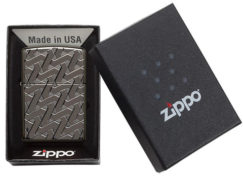  Zapalniczka Zippo szara błyszcząca ze splecionymi zygzakami w otwartym pudełku