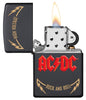 Widok z przodu zapalniczka Zippo okładka AC/DC Black Matte, High Voltage Rock and Roll Logo otwarta z płomieniem