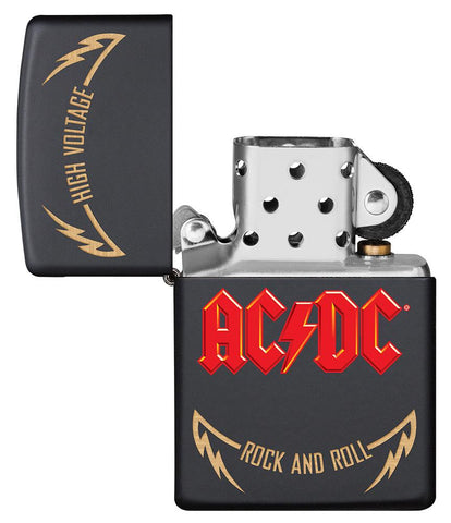 Widok z przodu zapalniczka Zippo okładka AC/DC Black Matte, High Voltage Rock and Roll Logo otwarta