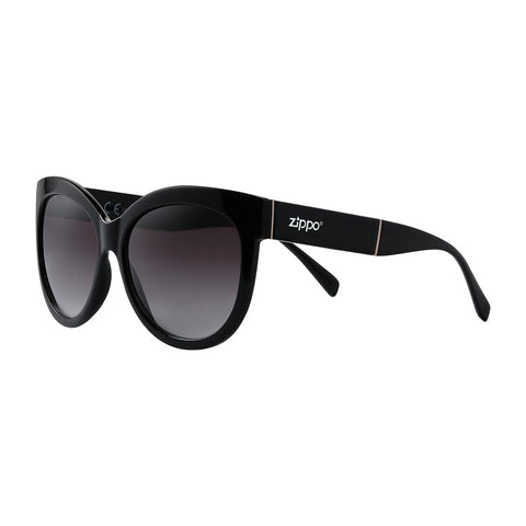 Zippo Cat Eye Okulary przeciwsłoneczne Widok z przodu ¾ kąta w kolorze czarnym z logo Zippo na zausznikach w kolorze białym