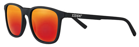 Zippo Okulary przeciwsłoneczne Widok z przodu ¾ kąta z pomarańczowymi soczewkami i wąską kwadratową oprawką w kolorze czarnym z białym logo Zippo